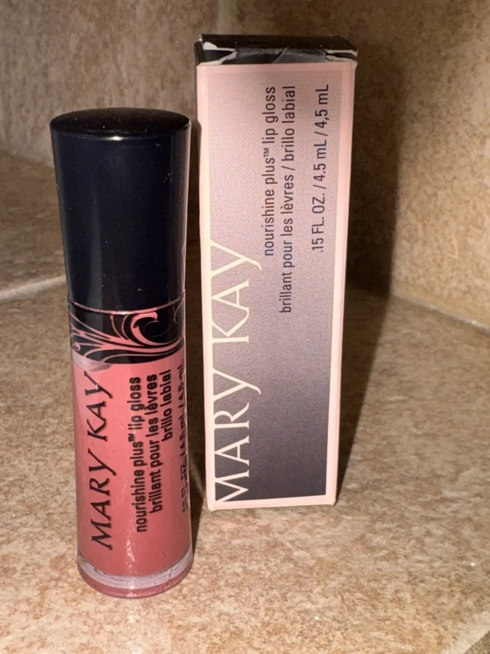 MARY KAY Cafe Au Lait, Nourishing Plus Lipgloss. 047949.
